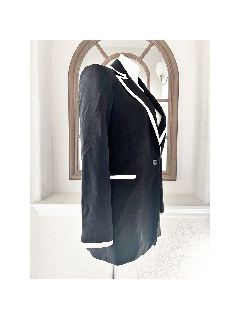 Alice + Olivia Breann Long Fitted Blazer with Piping, Black Size 4, New w/Tag - Picture 10 of 16